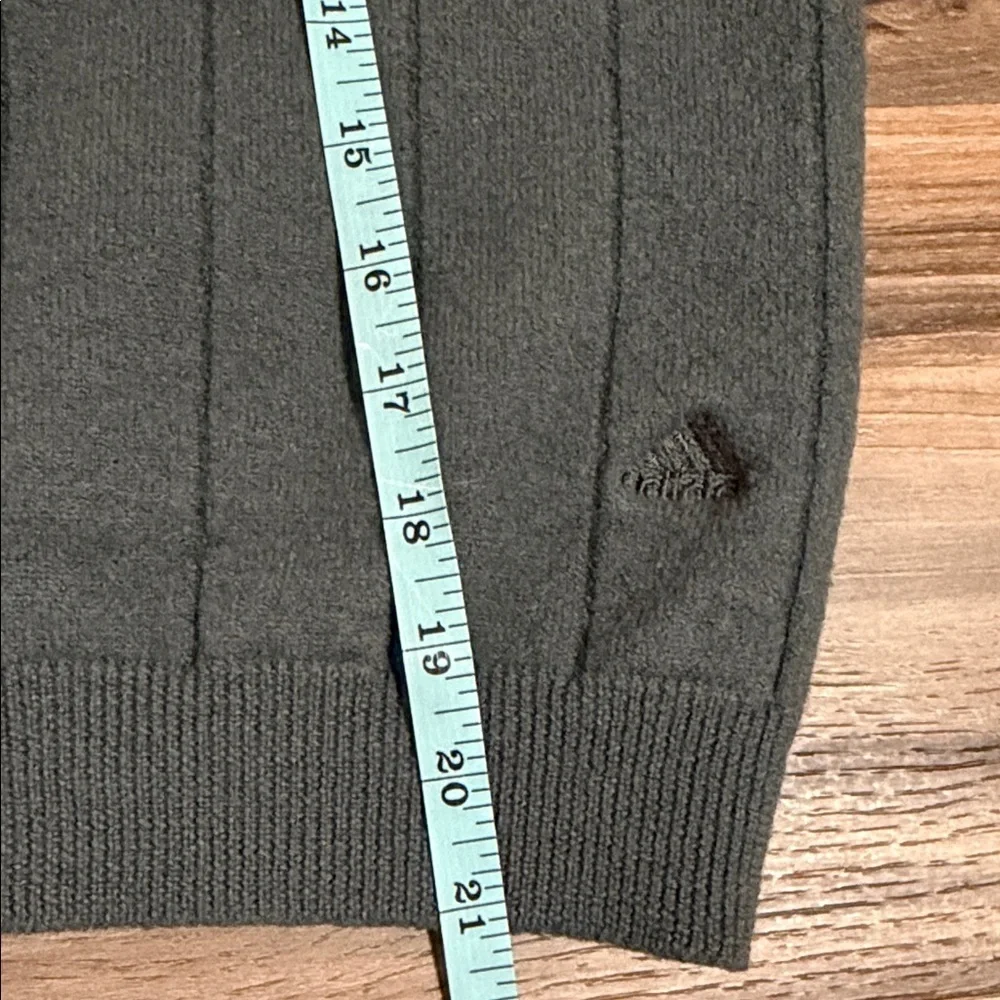 Vintage Adidas Men’s Sz. L 100% Wool Gray V Neck Ribbed Sweater Vest Golf